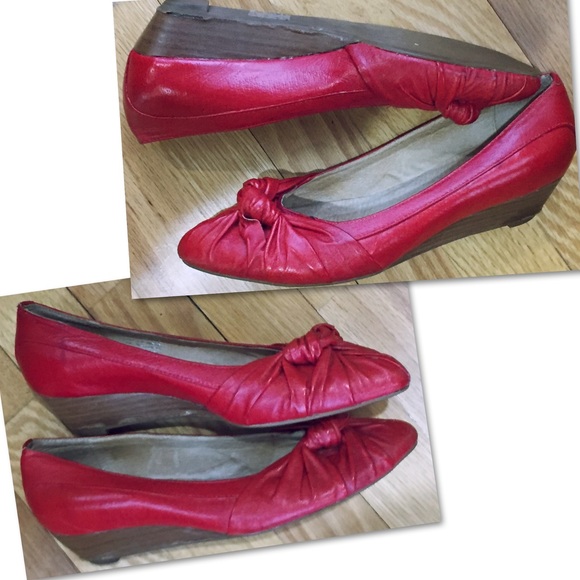 Anthro Miz Mooz Red Leather Knotted Pointy Flats - Picture 3 of 7